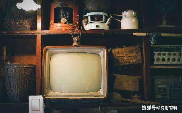 原创 17年行业第一，因2次错误抉择，678亿市值蒸发8成，成小米代工厂2