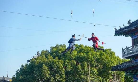 原创 冬日里,无锡影视城不仅是央视影视基地,还是观赏红嘴鸥的好地方8