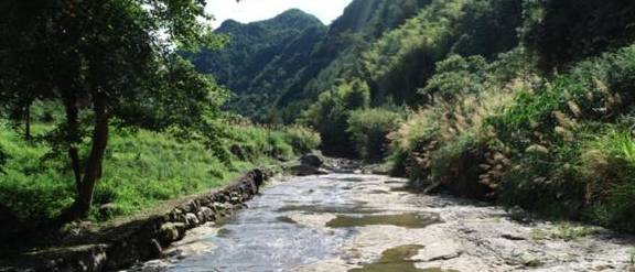 原创 山海金 | 千丈飞瀑加天仙谷,奇景美不胜收,浙中川藏线上的“悬崖村”爆红11