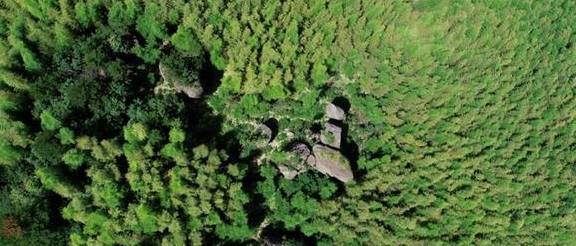 原创 山海金 | 千丈飞瀑加天仙谷,奇景美不胜收,浙中川藏线上的“悬崖村”爆红6