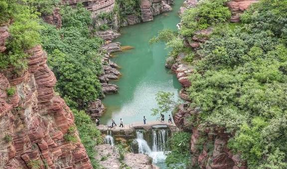 原创 河南焦作云台山的红石峡神奇,它是美国科罗拉多大峡谷的姐妹公园3