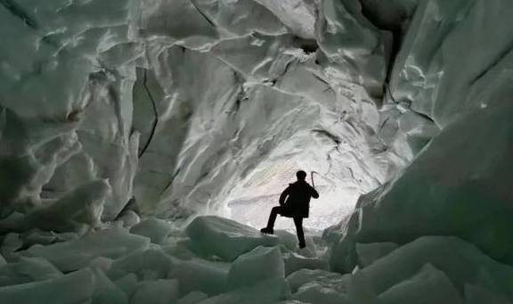 原创 曾站上联合国，10年拍下700座冰川！冰川第一人不幸遇难1