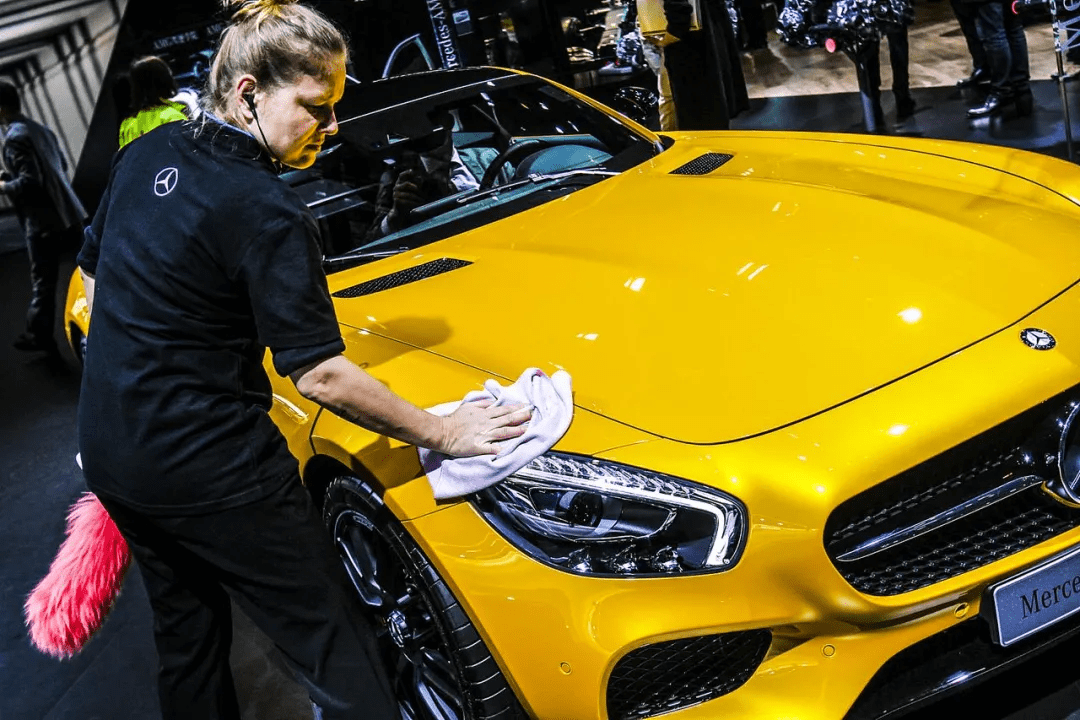 发布“眯眯眼”广告惹众怒，奔驰为何顶风作案？2