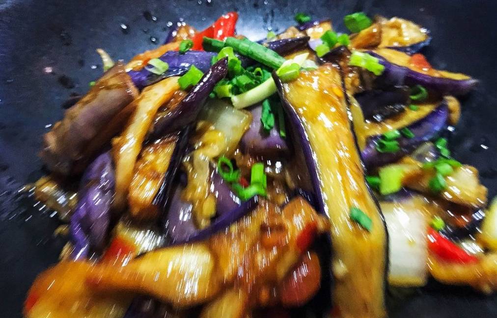 原创 6个人去三亚一餐厅吃饭，七个菜花了465块，你觉得价格如何？8