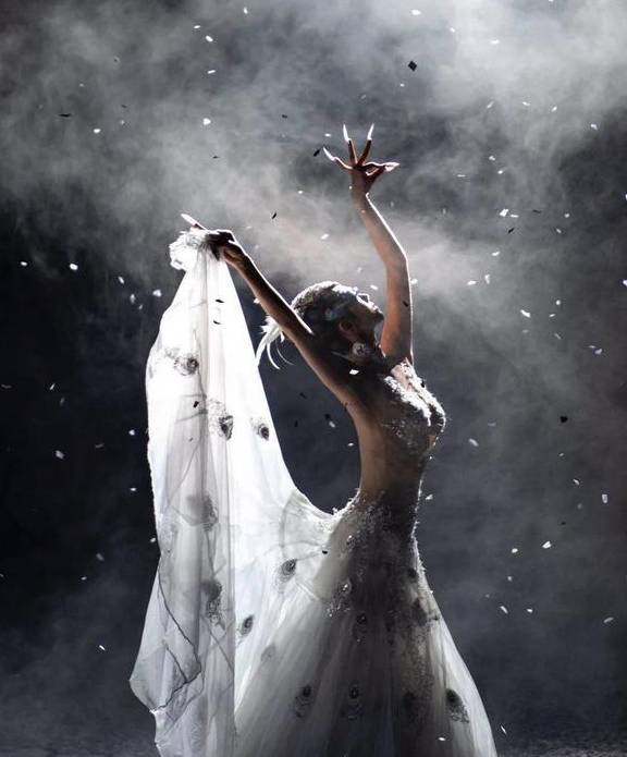 原创 坐船才能到的“太阳宫”,杨丽萍家也太惊艳了,当真是孔雀公主2