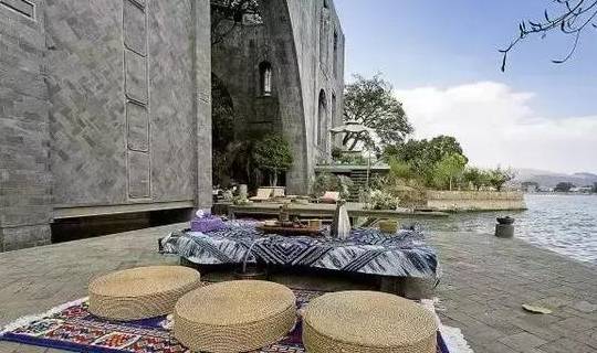 原创 坐船才能到的“太阳宫”,杨丽萍家也太惊艳了,当真是孔雀公主7