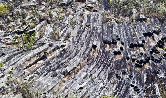 原创 奇特的火山遗迹,神奇的自然景观,大自然精雕细琢的完美艺术品4