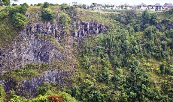 原创 奇特的火山遗迹,神奇的自然景观,大自然精雕细琢的完美艺术品10
