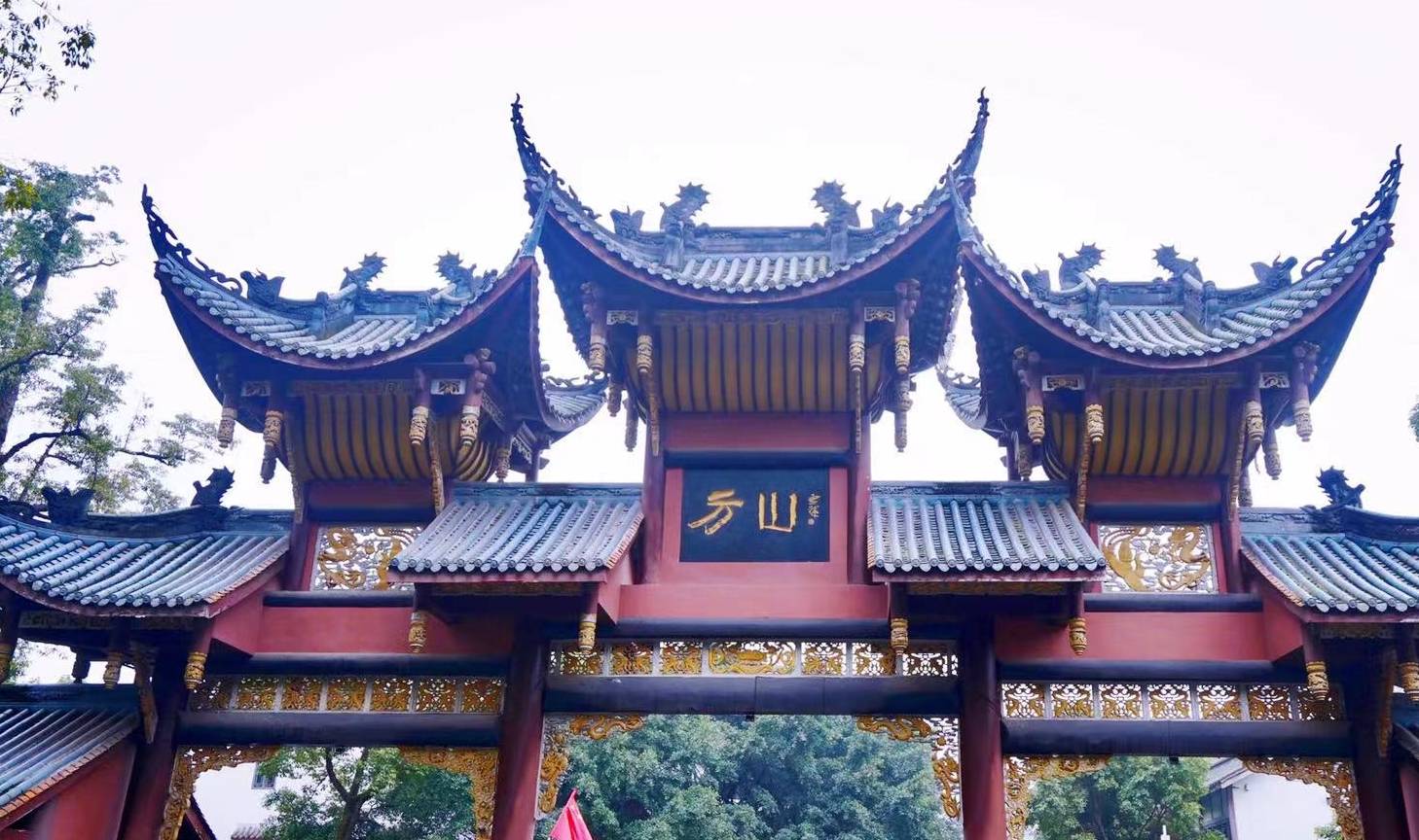 原创 泸州竟有一个“四川小峨眉” 建筑群巍峨壮丽 颇有故宫的感觉1