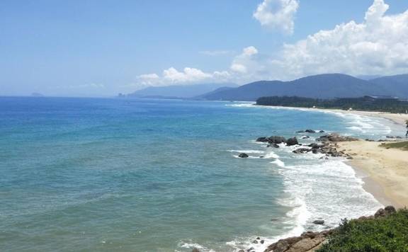 原创 我国最适合避寒的5座城市,阳光、沙滩、梯田,景色美到让人窒息3