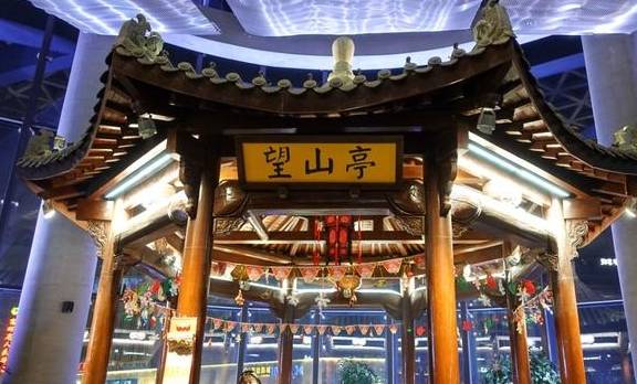 重庆洪崖洞太远,东北老板花10亿将其搬进商场,网友称长春分洞10