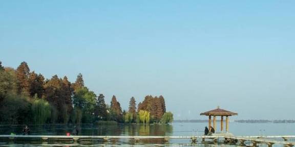 原创 中国最大的城中湖：是西湖的六倍大风景绝美，百年前曾与长江相连1