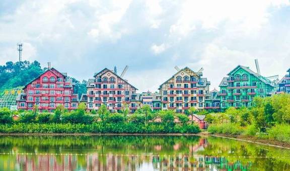 原创 广东此景区有梦幻的德国城堡，也有浪漫的荷兰风车，超适合全家游11