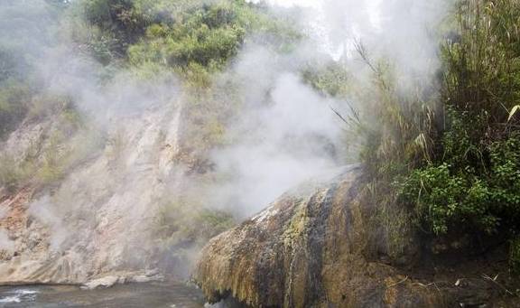原创 大滚锅、蛤蟆嘴、怀胎井、美女池,数九寒天最热情最温馨的地方1