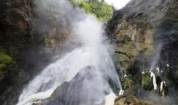 原创 大滚锅、蛤蟆嘴、怀胎井、美女池,数九寒天最热情最温馨的地方3
