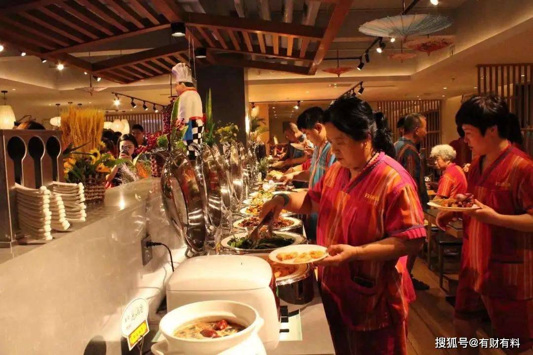 原创 “一条龙”洗浴中心,有人曾花钱过夜,如今为何也没人去了?3