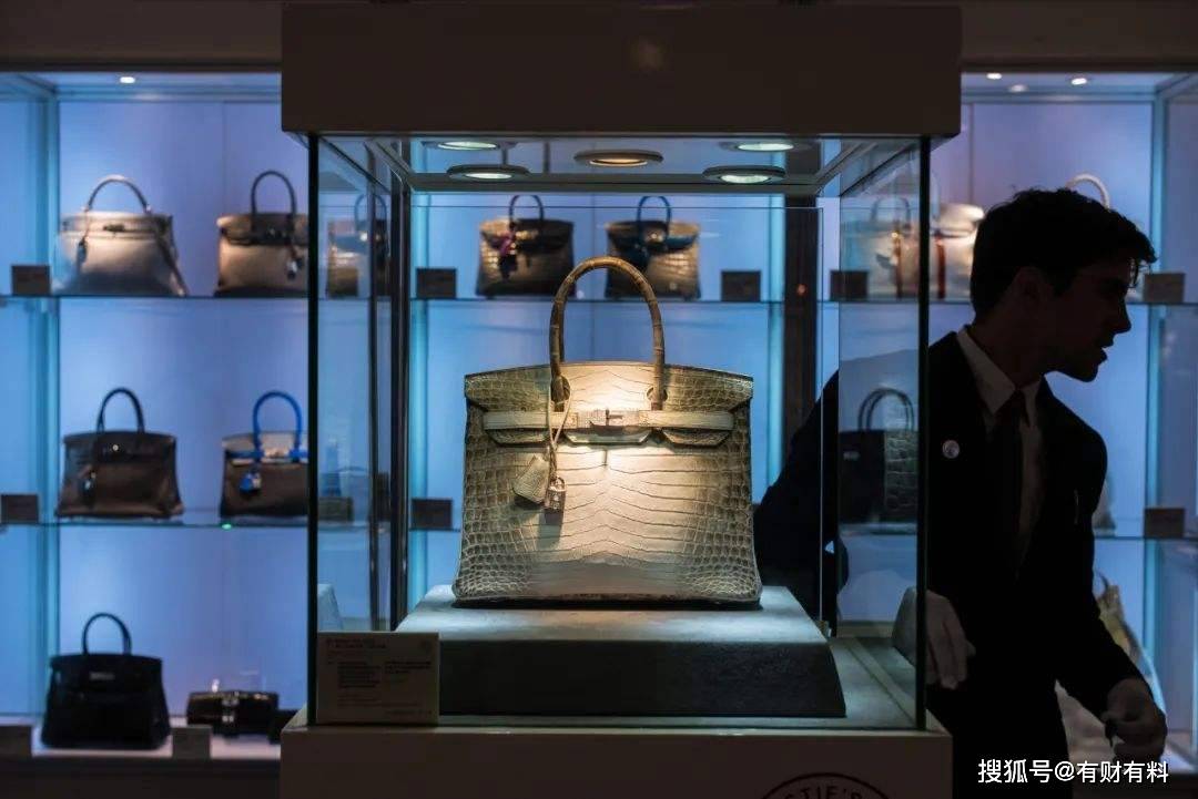 原创 年轻人不再“喜新厌旧”，二手奢侈品受欢迎，未来规模或突破万亿4