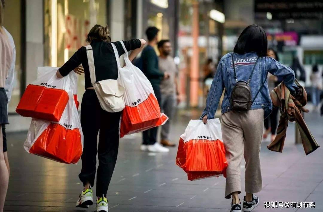 原创 年轻人不再“喜新厌旧”，二手奢侈品受欢迎，未来规模或突破万亿6