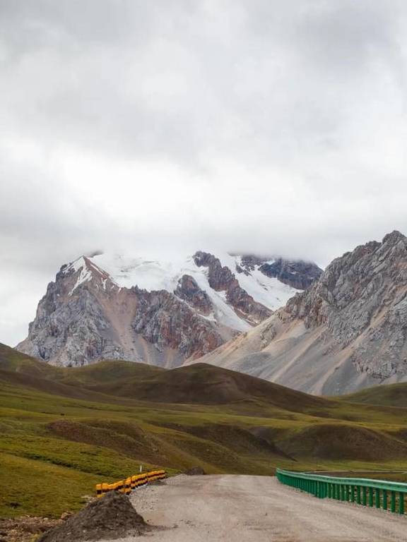 原创 青海有座与冈仁波齐比肩却鲜为人知的神山，藏在三江源核心区？9