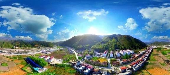 原创 汉中佛坪有一个村庄因一块巨石而得名6