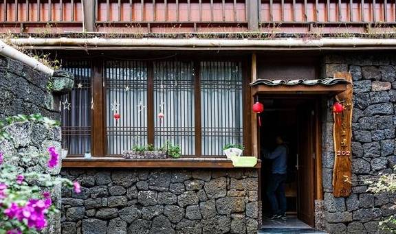 原创 数数水缸就知道谁是土豪，火山古石村里的奇异风俗10