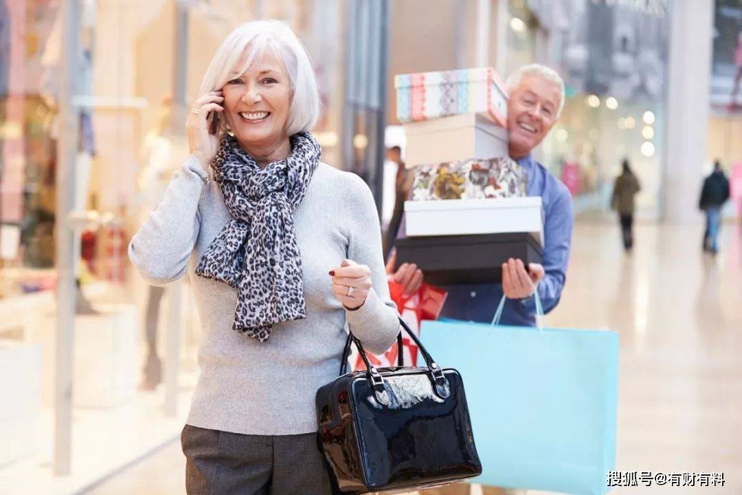 原创 津巴布韦纸币面额100万亿,堪比“天地银行”,人人都是亿万富翁1