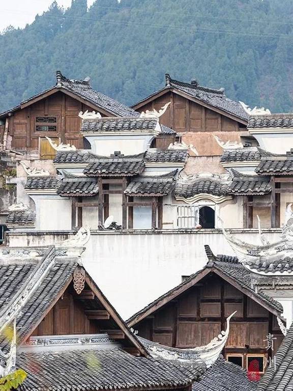 原创 贵州这个百年古镇,曾经是热闹非凡的“小上海”,如今却落寞了4