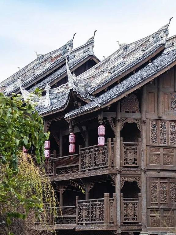 原创 贵州这个百年古镇,曾经是热闹非凡的“小上海”,如今却落寞了12