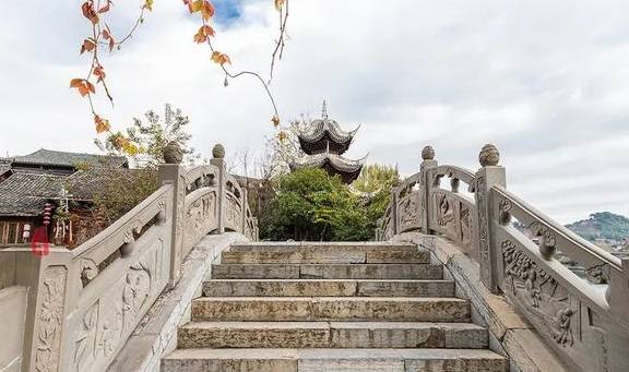 原创 贵州这个百年古镇,曾经是热闹非凡的“小上海”,如今却落寞了8