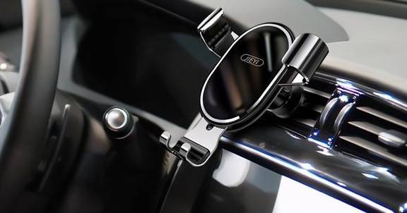 原创 建议车主:自驾游别只带钱,车上尽量备上这几样,关键时刻很管用5