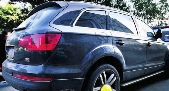 原创 建议车主:自驾游别只带钱,车上尽量备上这几样,关键时刻很管用7