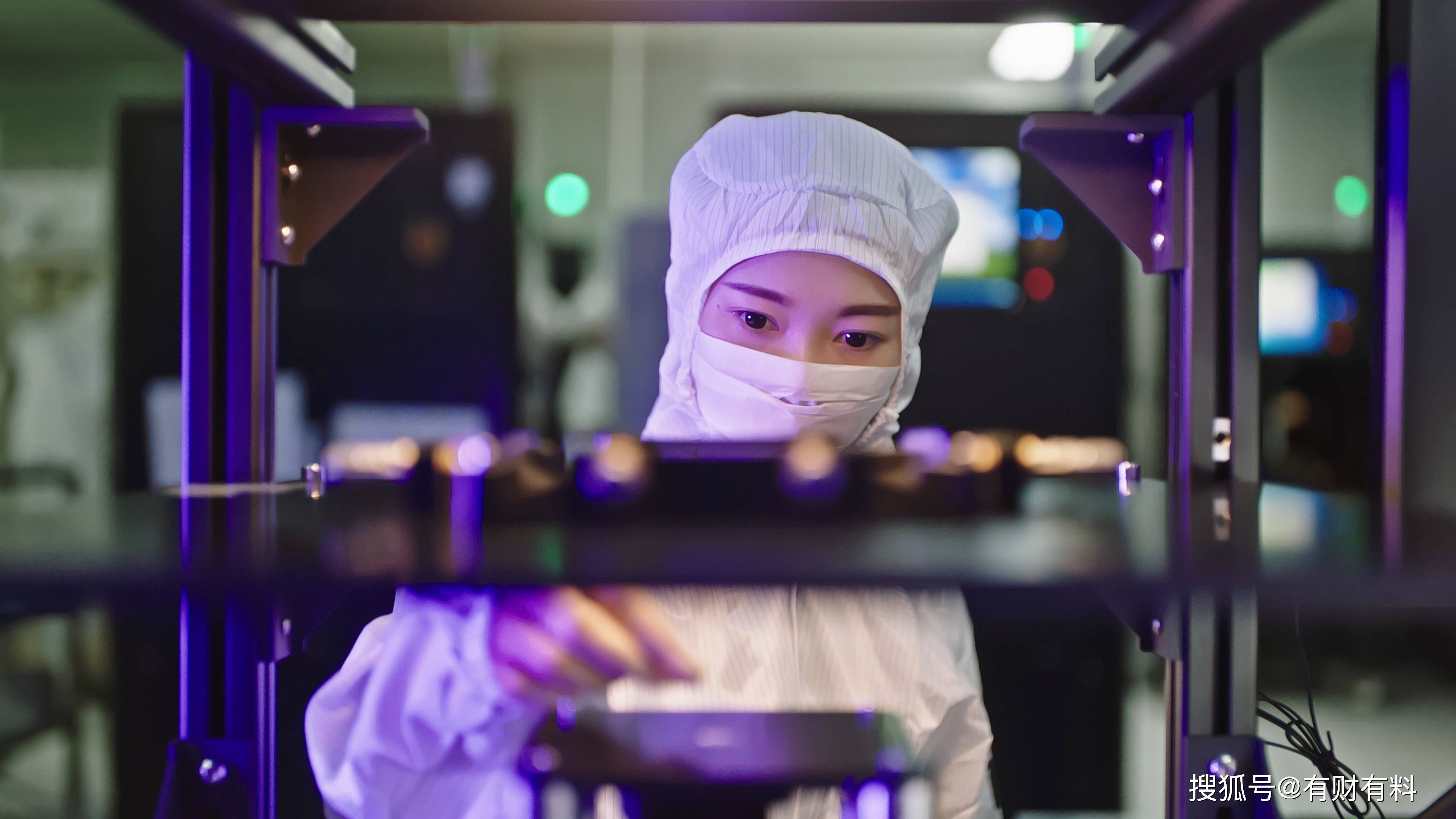 原创 56岁才创业，70岁娶自己的秘书，如今公司市值超4万亿成人生赢家1