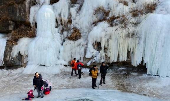原创 京西门头沟冰瀑群迎来最佳观赏季7