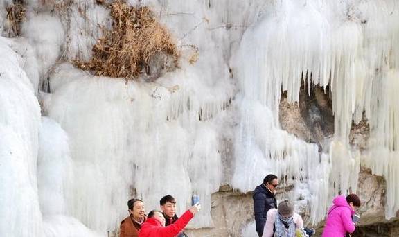 原创 京西门头沟冰瀑群迎来最佳观赏季9