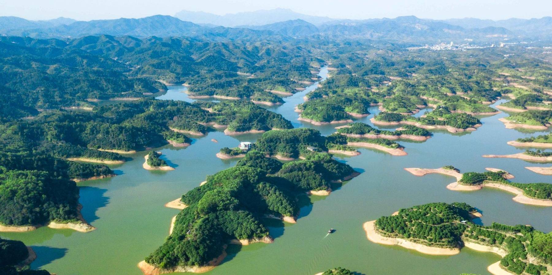 原创 广东也有个“千岛湖”,湖光山色两相宜,景色优美宛如世外桃源!6