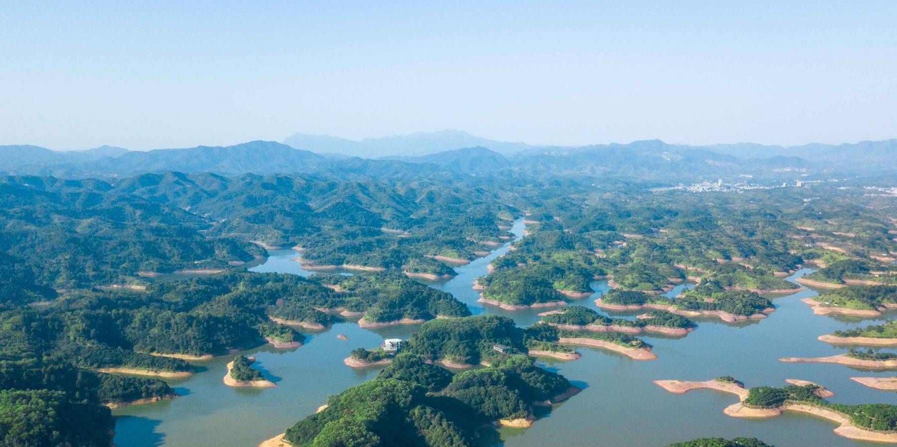 原创 广东也有个“千岛湖”,湖光山色两相宜,景色优美宛如世外桃源!7