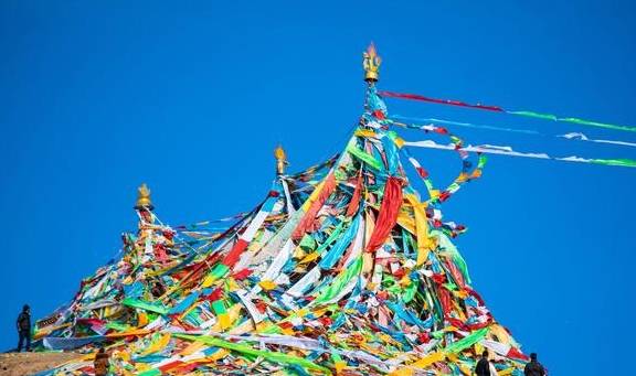 原创 青海湖旅行必经的美景之一,在这里可同时看见太阳和月亮,好神奇6