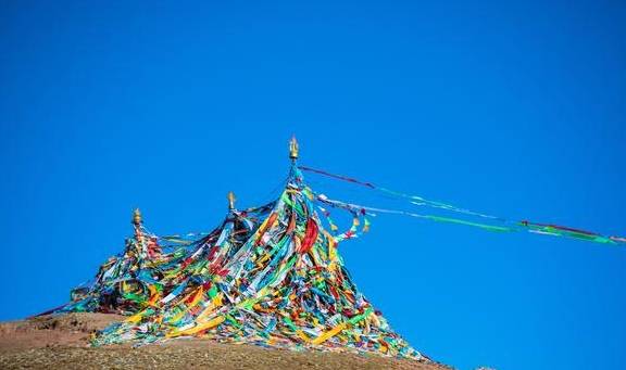 原创 青海湖旅行必经的美景之一,在这里可同时看见太阳和月亮,好神奇10