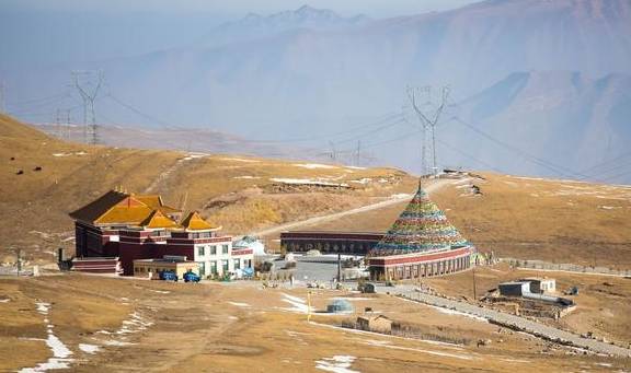 原创 青海湖旅行必经的美景之一,在这里可同时看见太阳和月亮,好神奇15