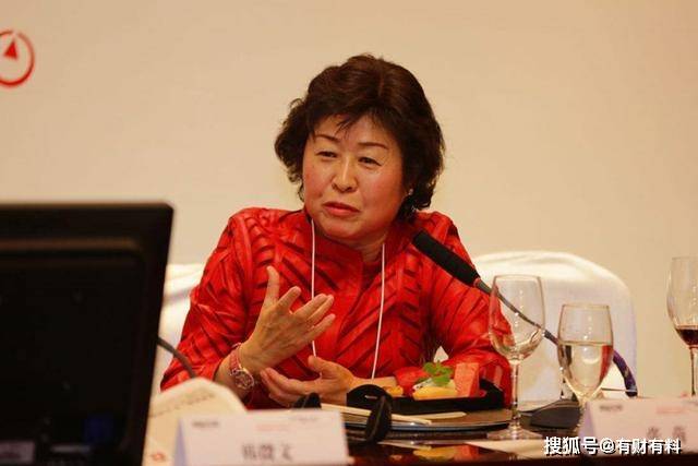 原创 中国第一位女性首富,靠着白手起家,如今坐拥440亿身家3