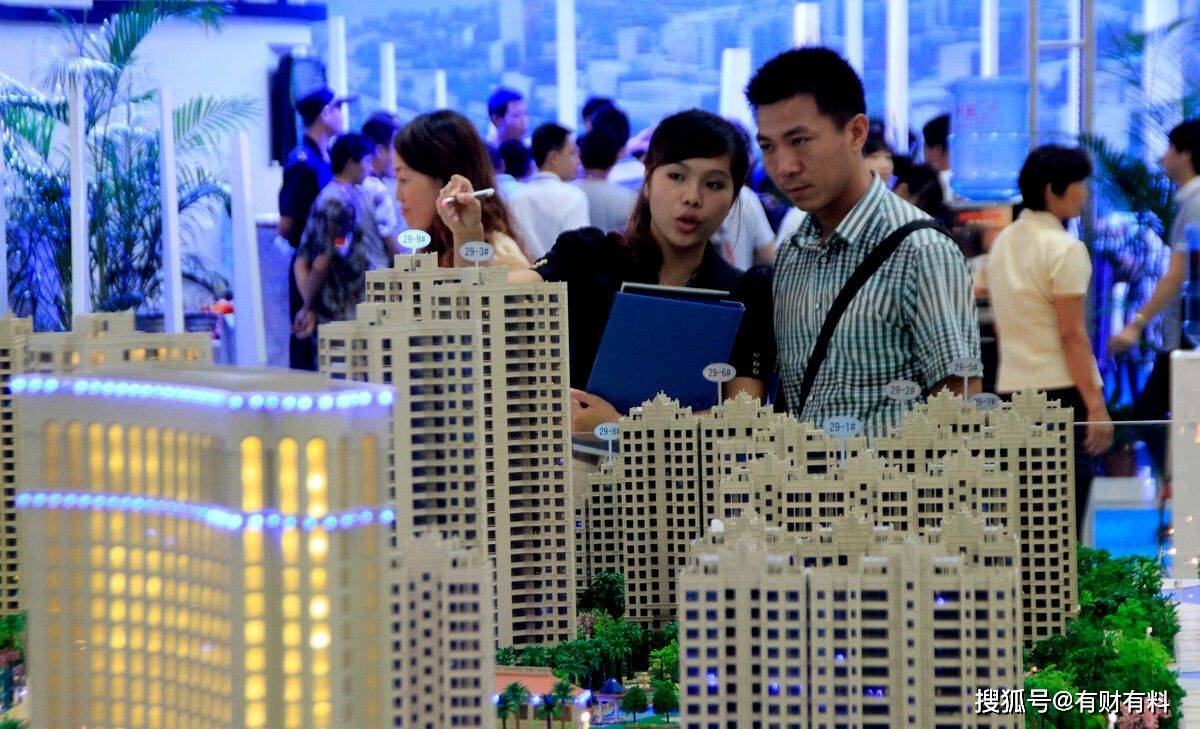 原创 同一栋楼,为什么西户售罄了,东户却没人愿意买?内行人说出实情1