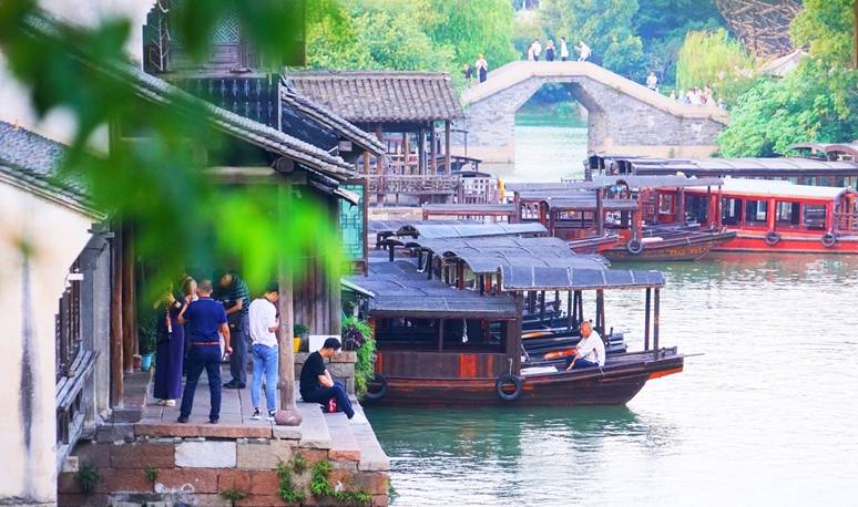 原创 浙江有个6000年的古镇,刘若英黄磊对这里情有独钟,年收入60个亿6