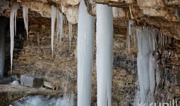 原创 气温-24℃,70年来同期最低,济南山区现“滴水成冰”奇观1