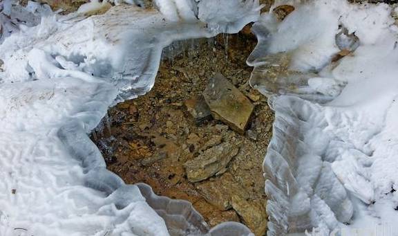 原创 气温-24℃,70年来同期最低,济南山区现“滴水成冰”奇观2