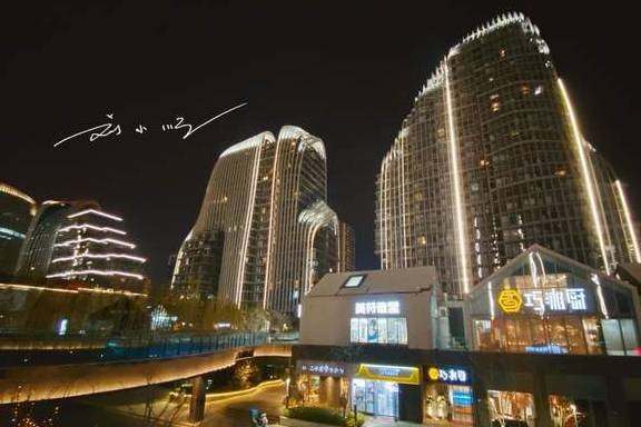 原创 南京南站旁边的“网红”建筑物,原名好难听,游客:幸亏改名了6