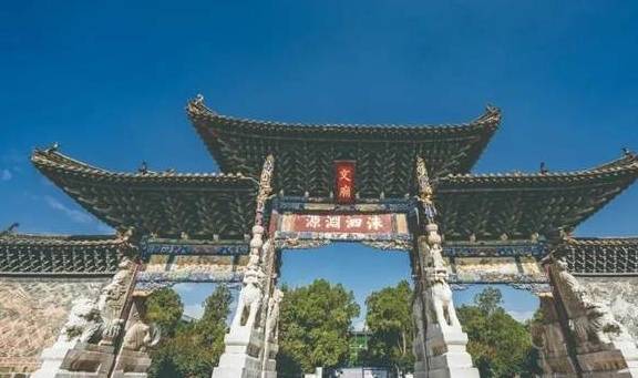 原创 烟雨建水,浪漫芳华……尽在滇越铁路边沿的四座边城!10