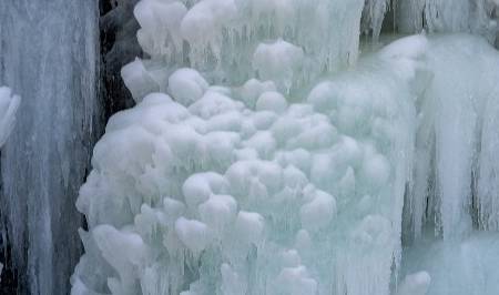 原创 自驾游山东海拔最高村泰安蒿滩村,欣赏天然形成的冰瀑奇观9