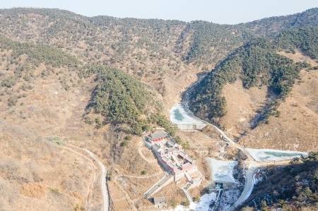 原创 自驾游山东海拔最高村泰安蒿滩村,欣赏天然形成的冰瀑奇观18