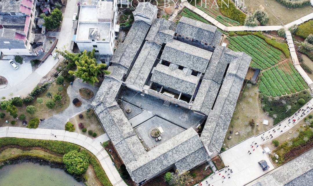 原创 龙南田野里的心形围屋,没关西围大,没西昌围老,至今仍有人居住7