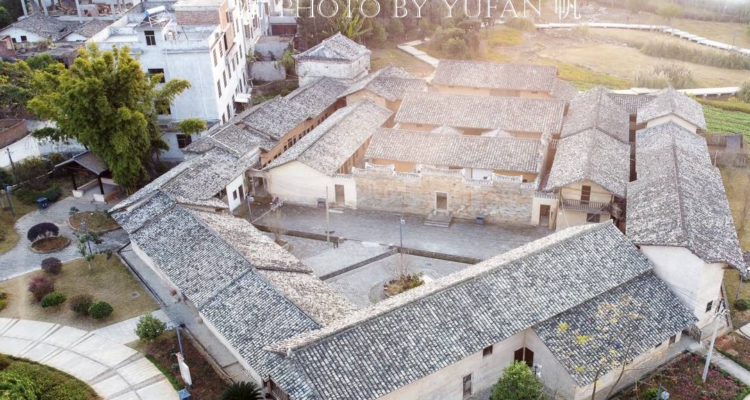 原创 龙南田野里的心形围屋,没关西围大,没西昌围老,至今仍有人居住8